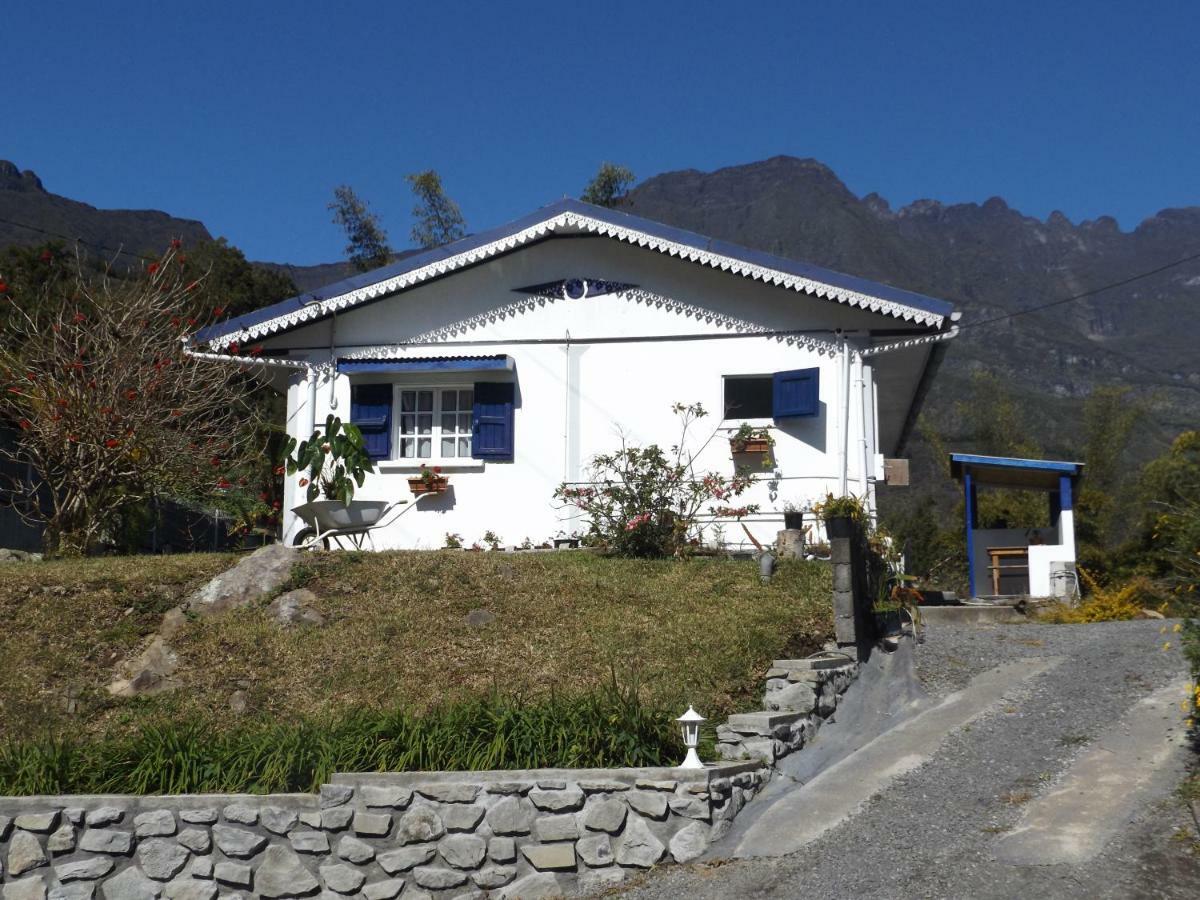 Bed and Breakfast Le P'Ti Blanc Des "O" Salazie Exterior foto
