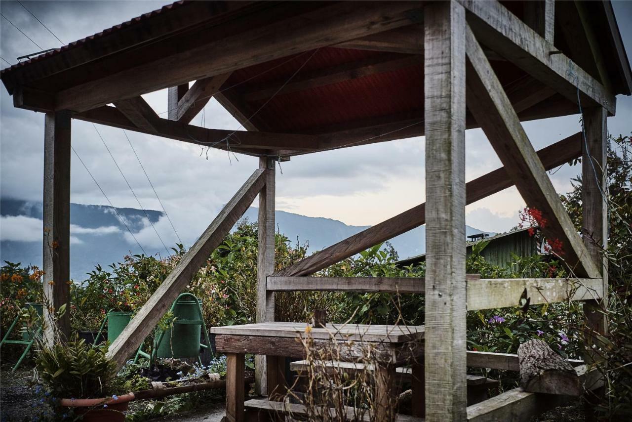 Bed and Breakfast Le P'Ti Blanc Des "O" Salazie Exterior foto